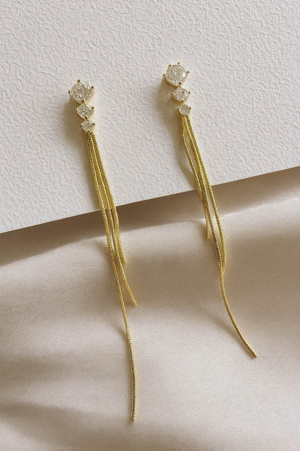 Aretes 3 circones en degradé y cadenitas colgando