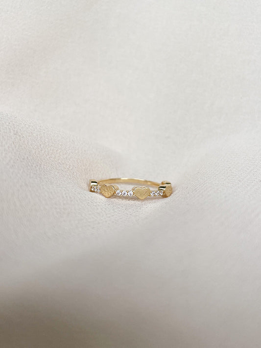 Anillo corazones lisos con circones a los costados