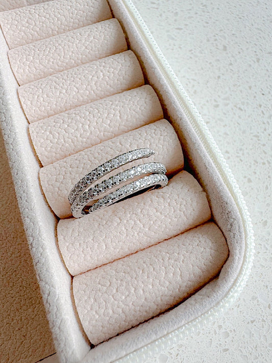 Anillo espiral con circones