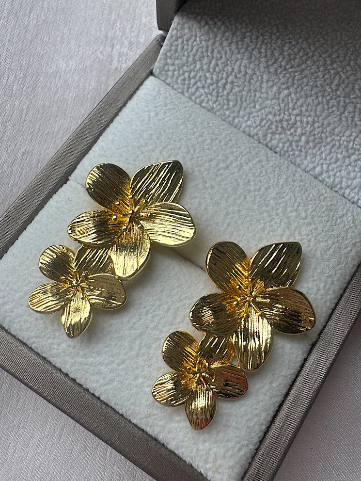 Aretes 2 flores texturadas en degradé chicos