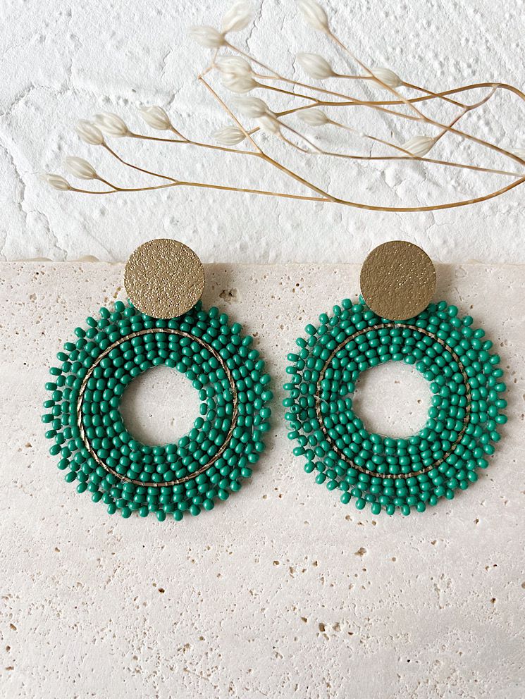 Aretes argolla con mostacillas