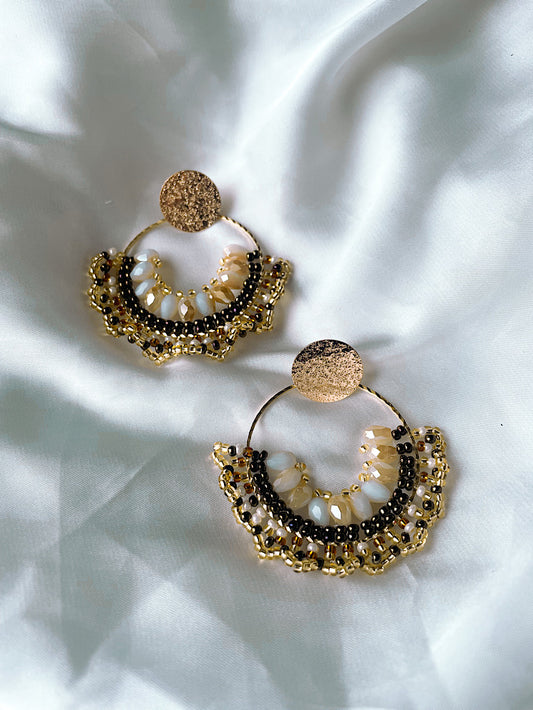 Aretes argolla diamantada con mostacillas y muranos abajo