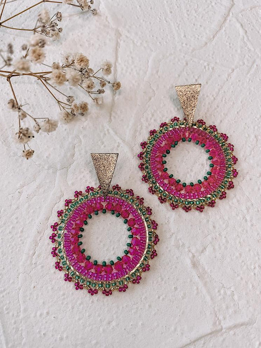 Aretes argolla tejida con muranos y mostacillas con base triangular