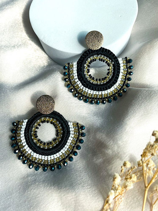 Aretes círculo tejidos con mostacillas