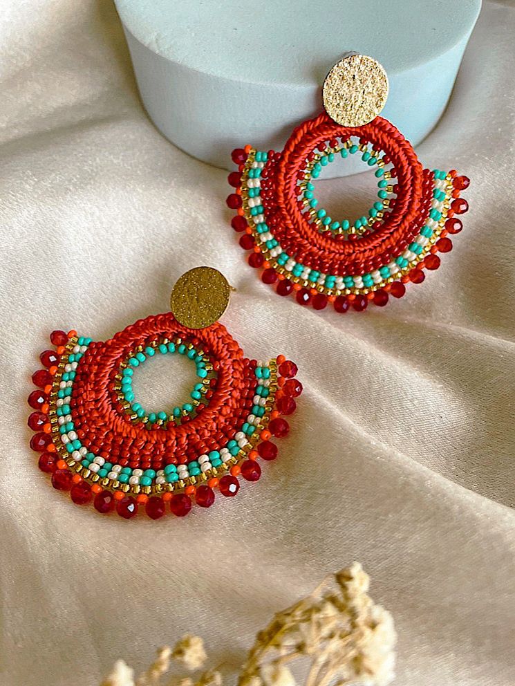 Aretes círculo tejidos con mostacillas
