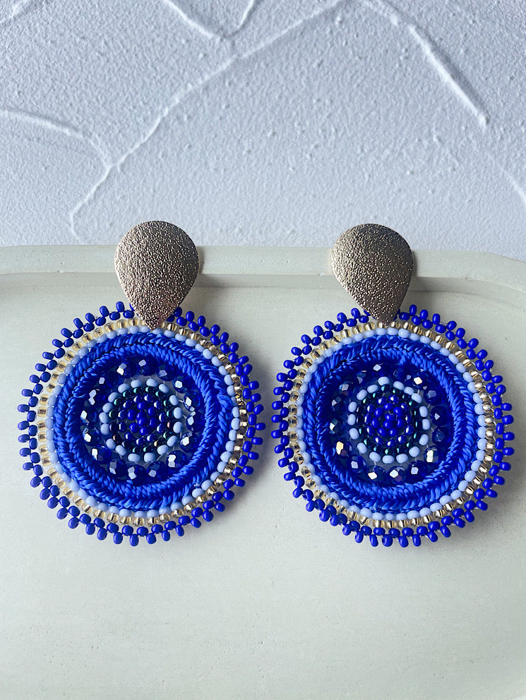 Aretes círculo tejido con hilo y mostacillas