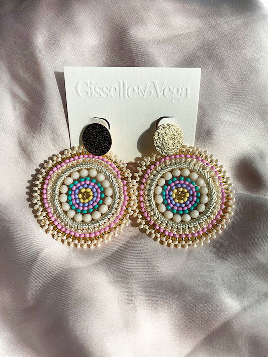 Aretes círculo tejido con hilo y mostacillas