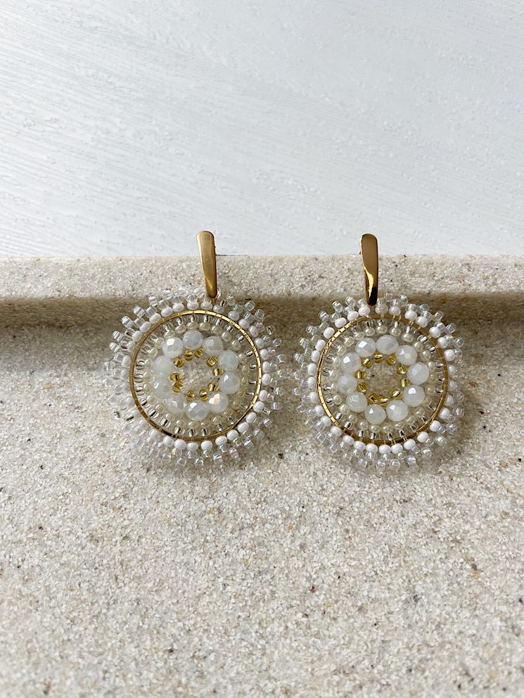 Aretes círculo tejido con muranos y mostacillas con hueco chico