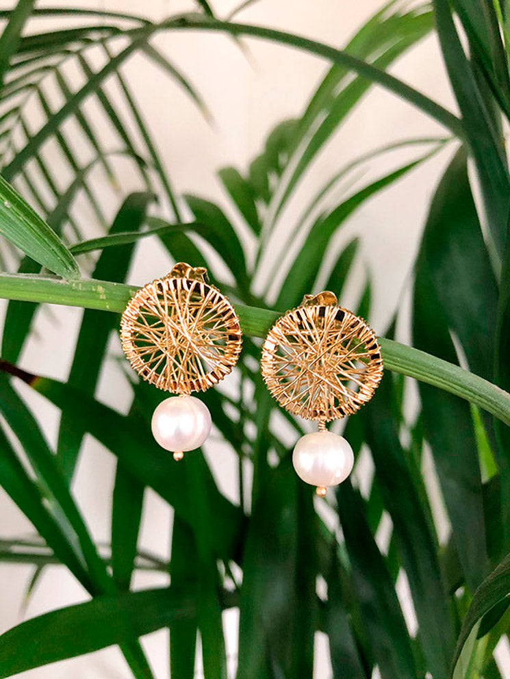 Aretes pegados telaraña con perla