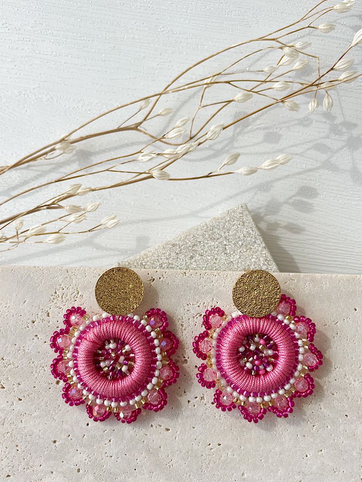 Aretes flor tejida con muranos y mostacillas chicos