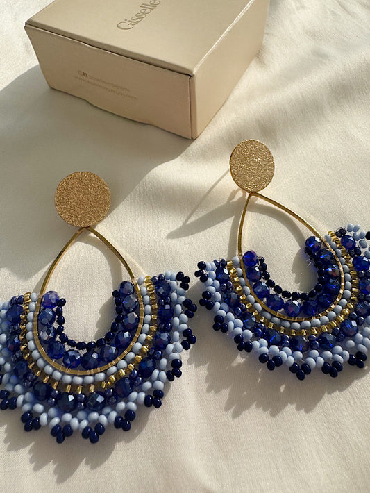 Aretes gota con faldita de mostacillas