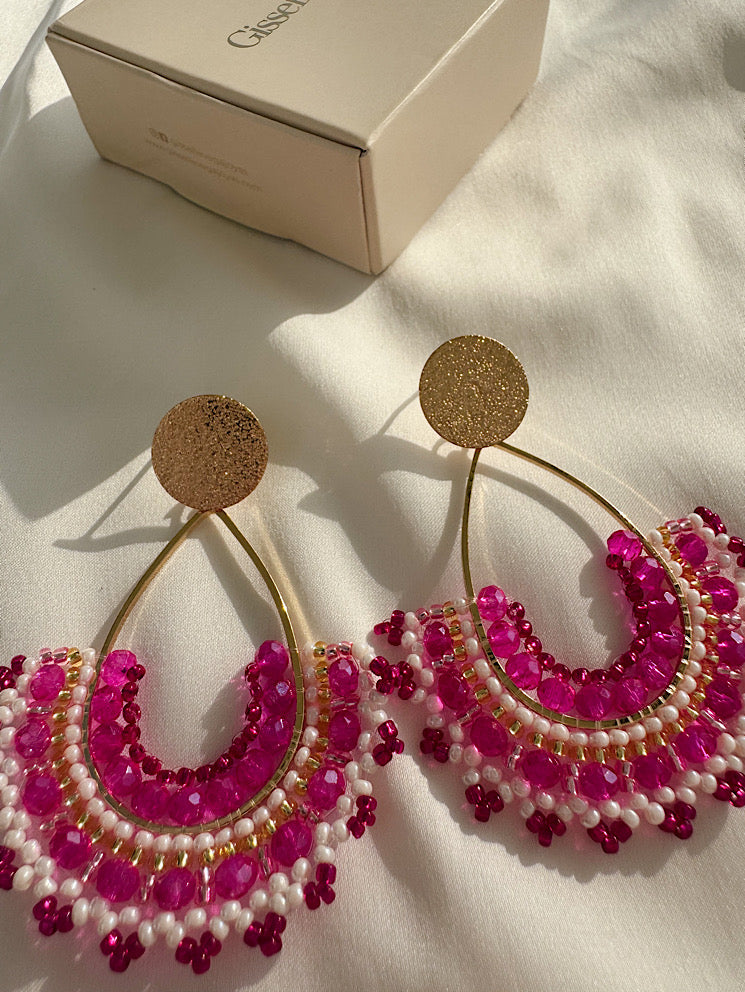 Aretes gota con faldita de mostacillas