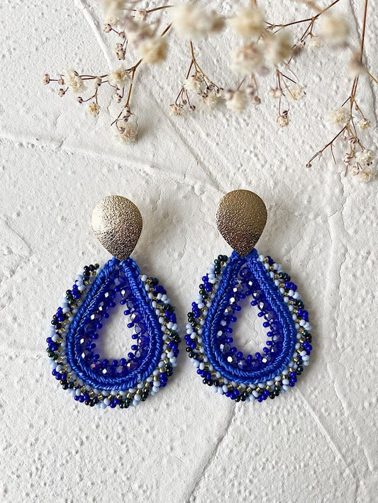 Aretes gota tejida con muranos