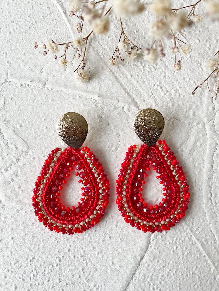 Aretes gota tejida con muranos