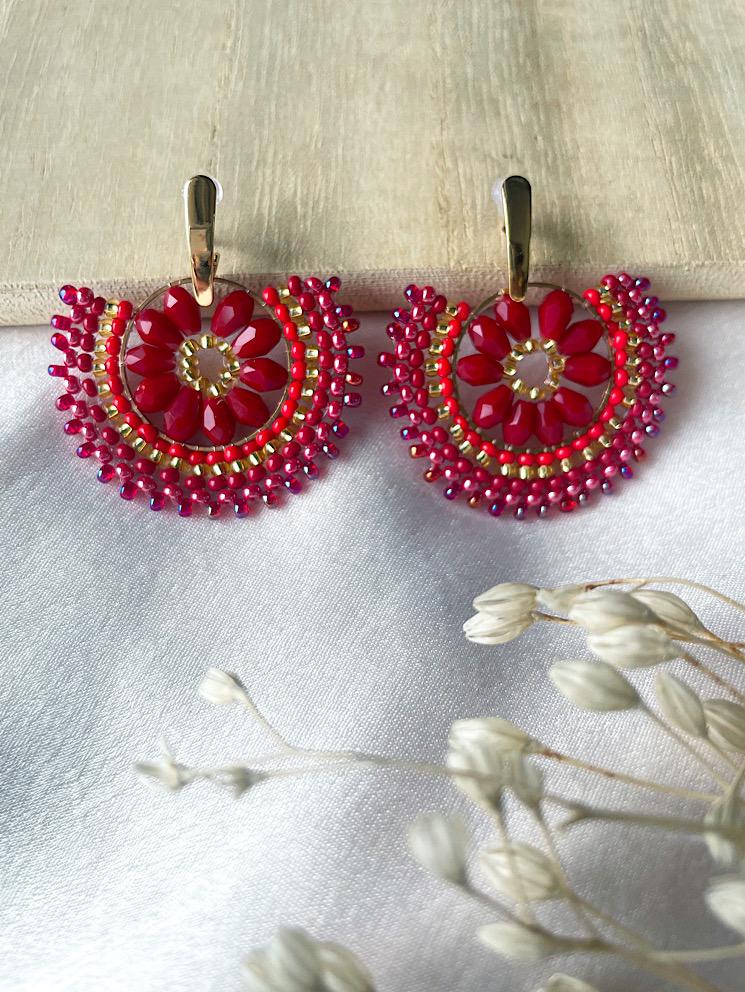 Aretes palito chiquito con circulo y muranos grandes dentro