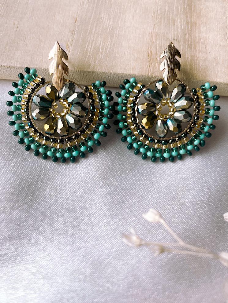 Aretes palito chiquito con circulo y muranos grandes dentro