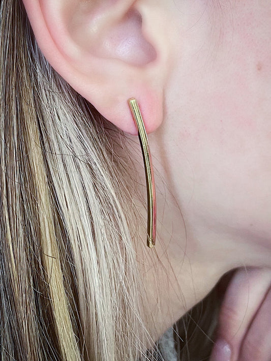 Aretes palito ondeado