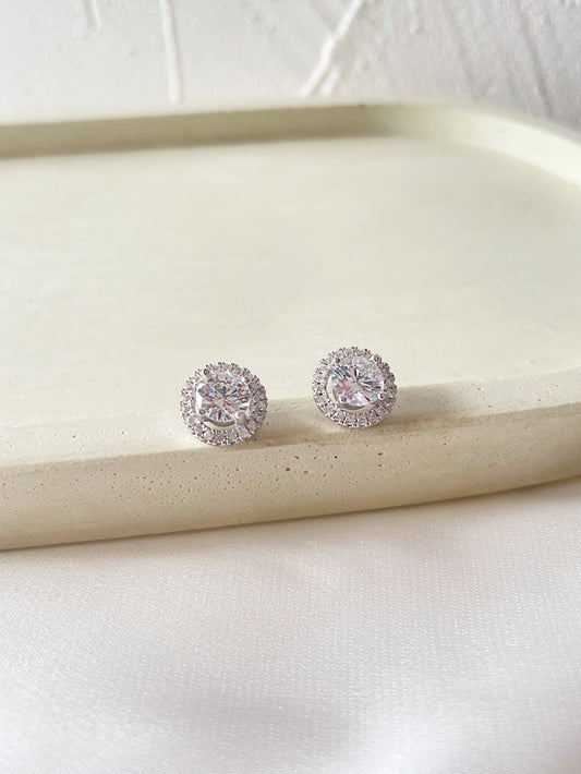 Aretes pegados circón con circones alrededor