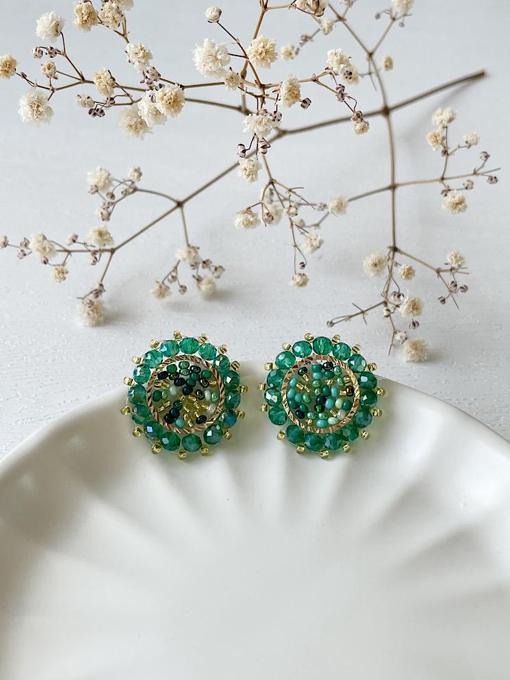 Aretes pegados círculo con muranos y mostacillas