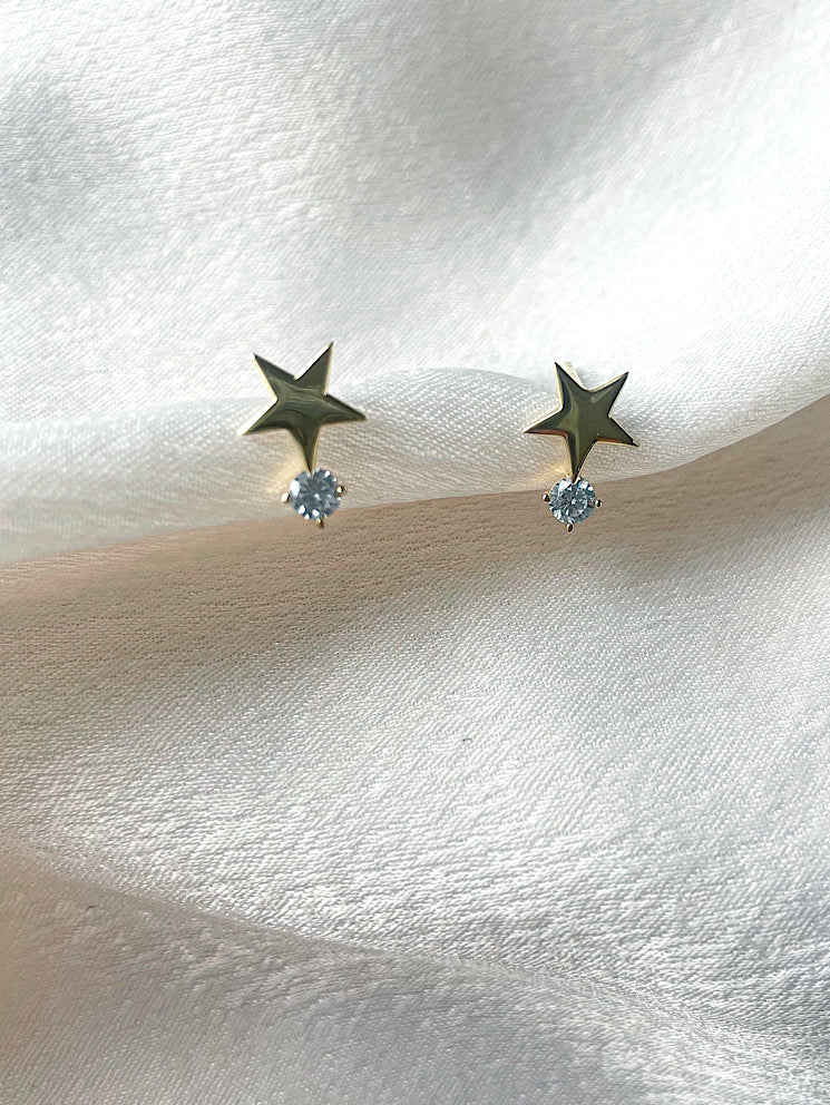 Aretes pegados estrella con circón abajo