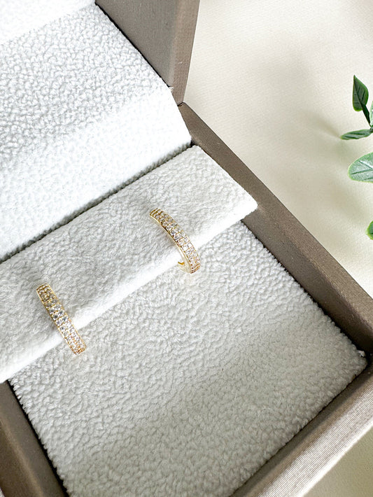 Argollas huggies con circones 2 filas