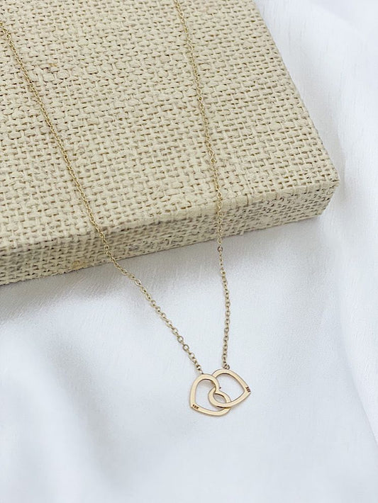 Cadena con 2 corazones entrelazados