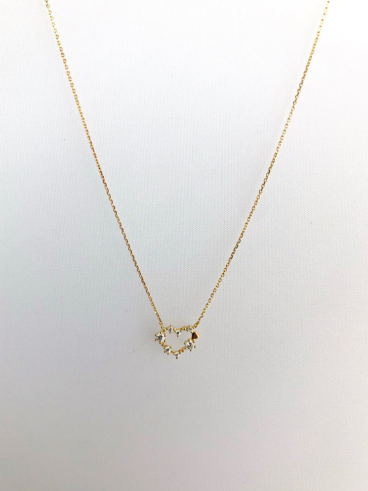 Cadena con dije corazón calado