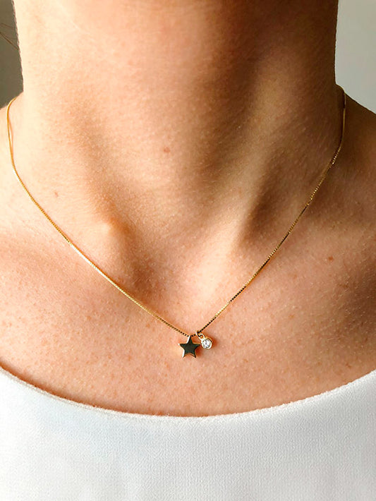 Cadena enchapada con dije estrellita con circón colgando