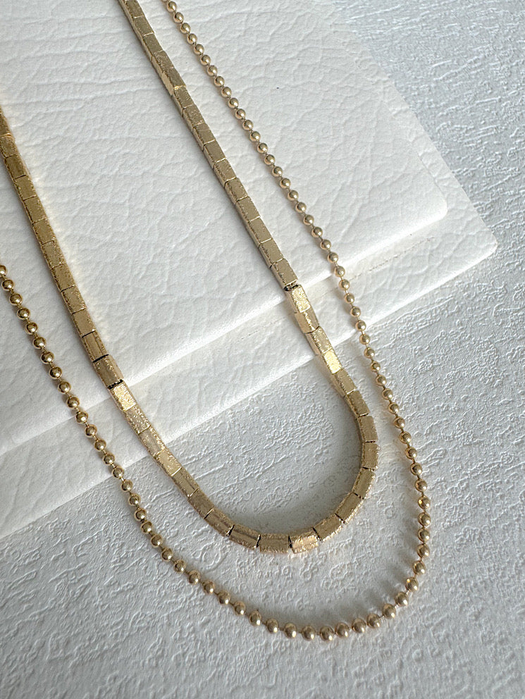 Collar 2 caídas tubitos y puntitos