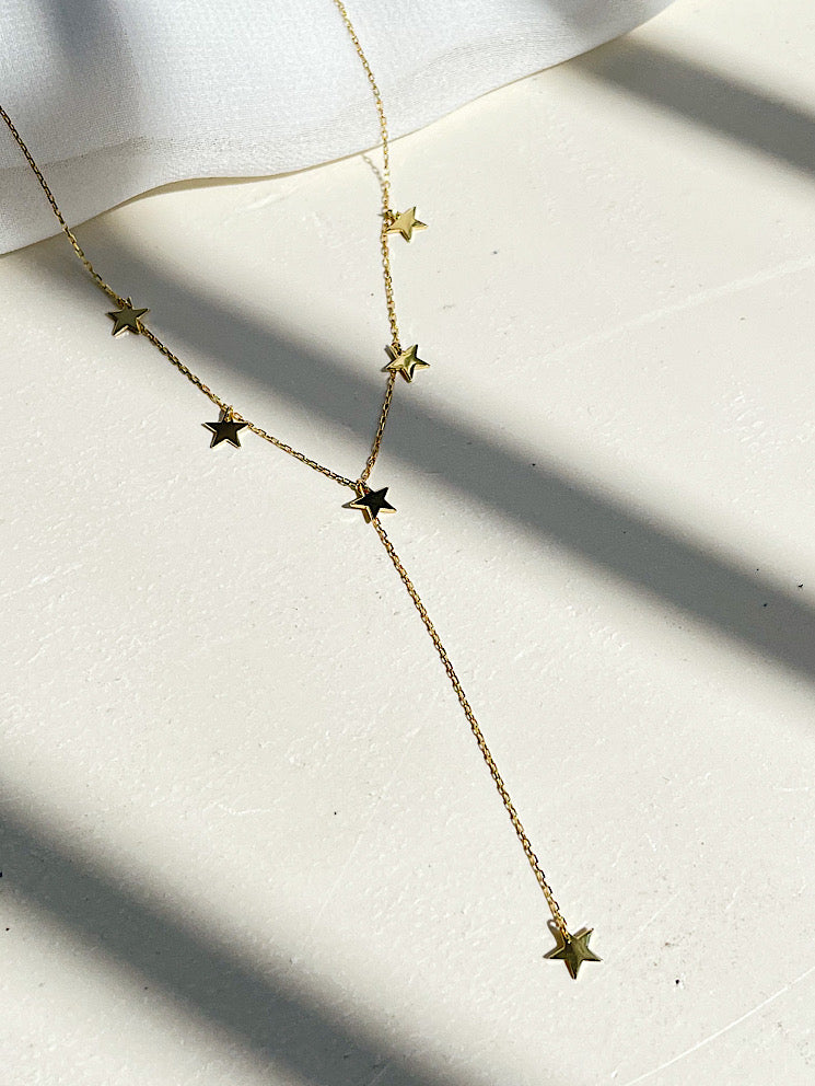 Collar corbatero estrellas lisas