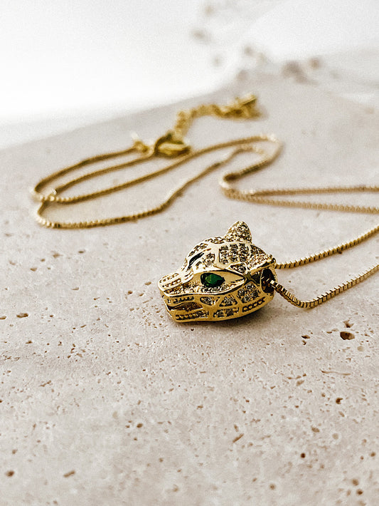 Cadena con dije leopardo