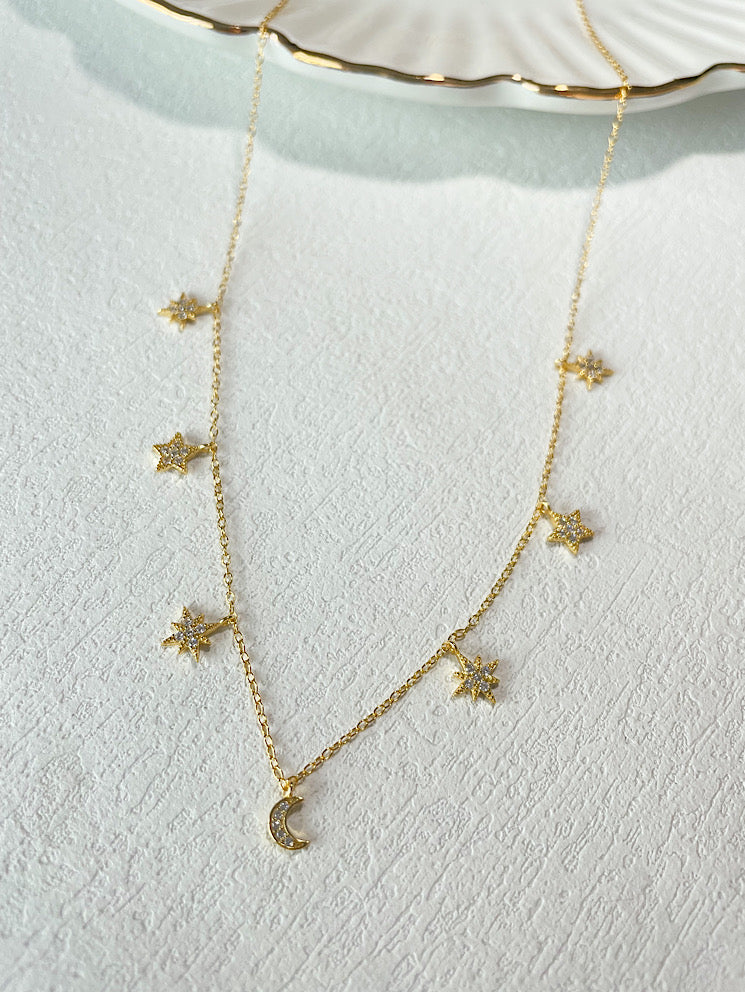 Collar lunas y estrellas