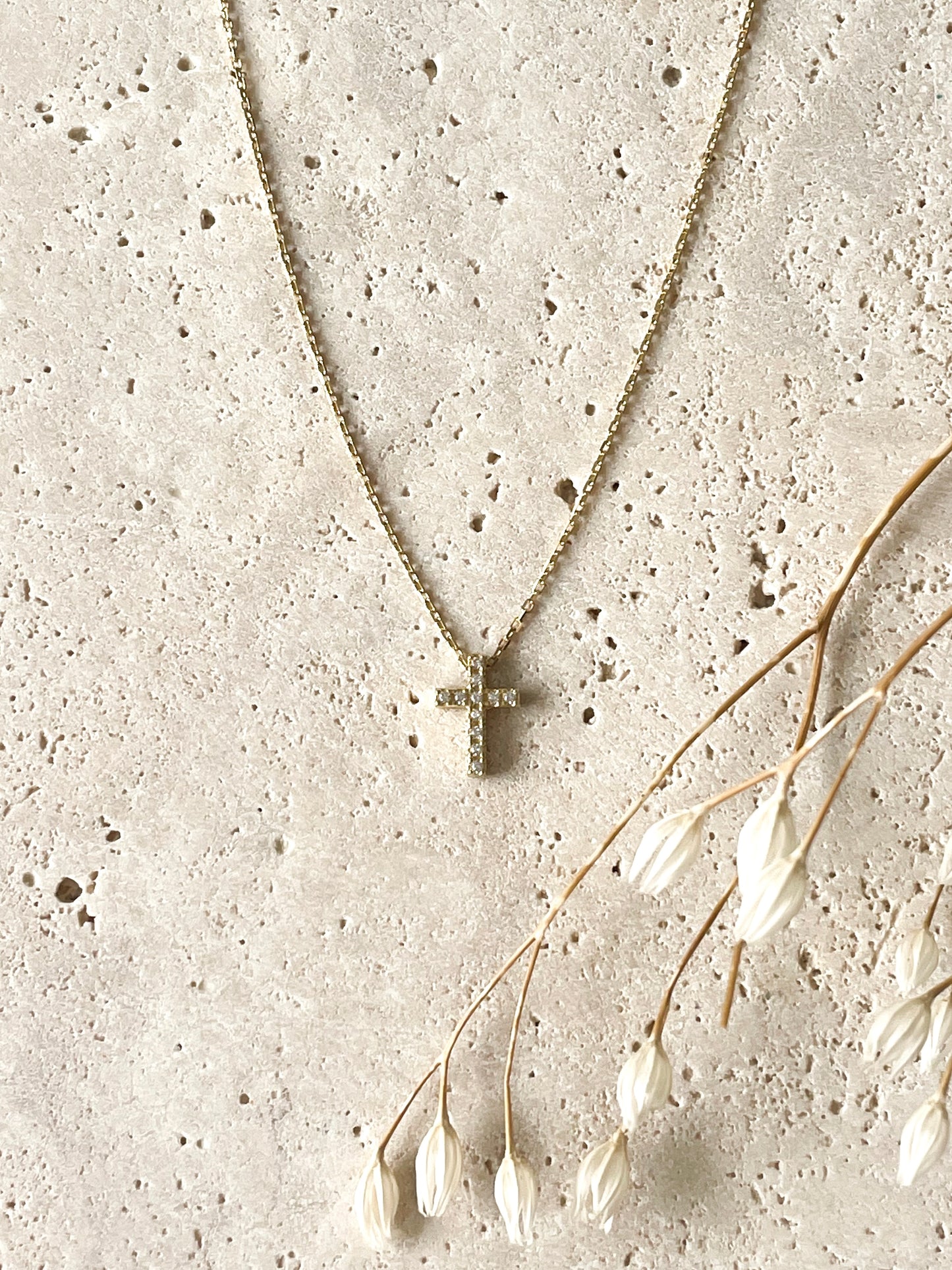 Cadena con dije cruz
