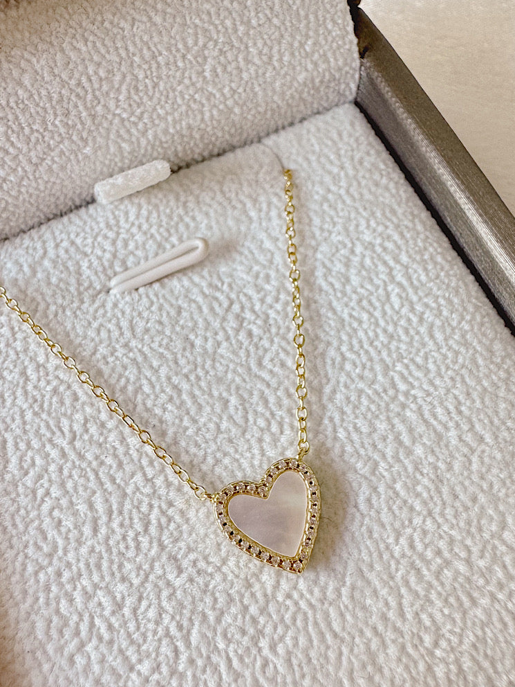 Cadena con dije corazón
