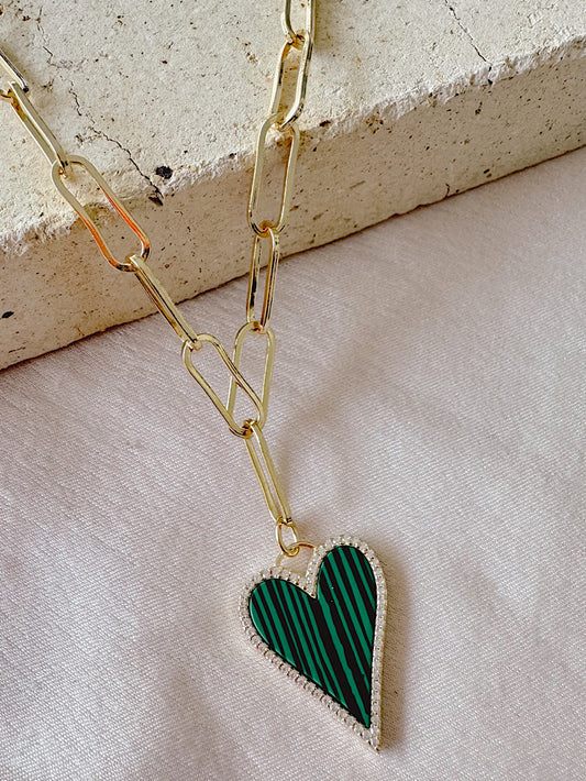 Collar paper clip con corazón