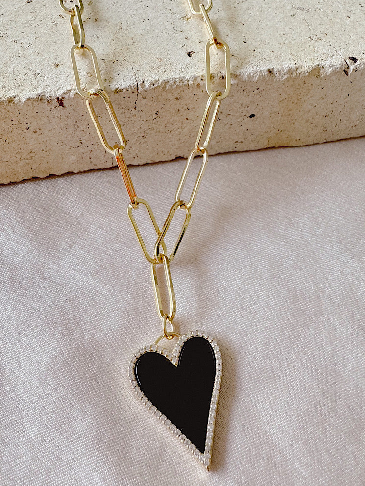 Collar paper clip con corazón