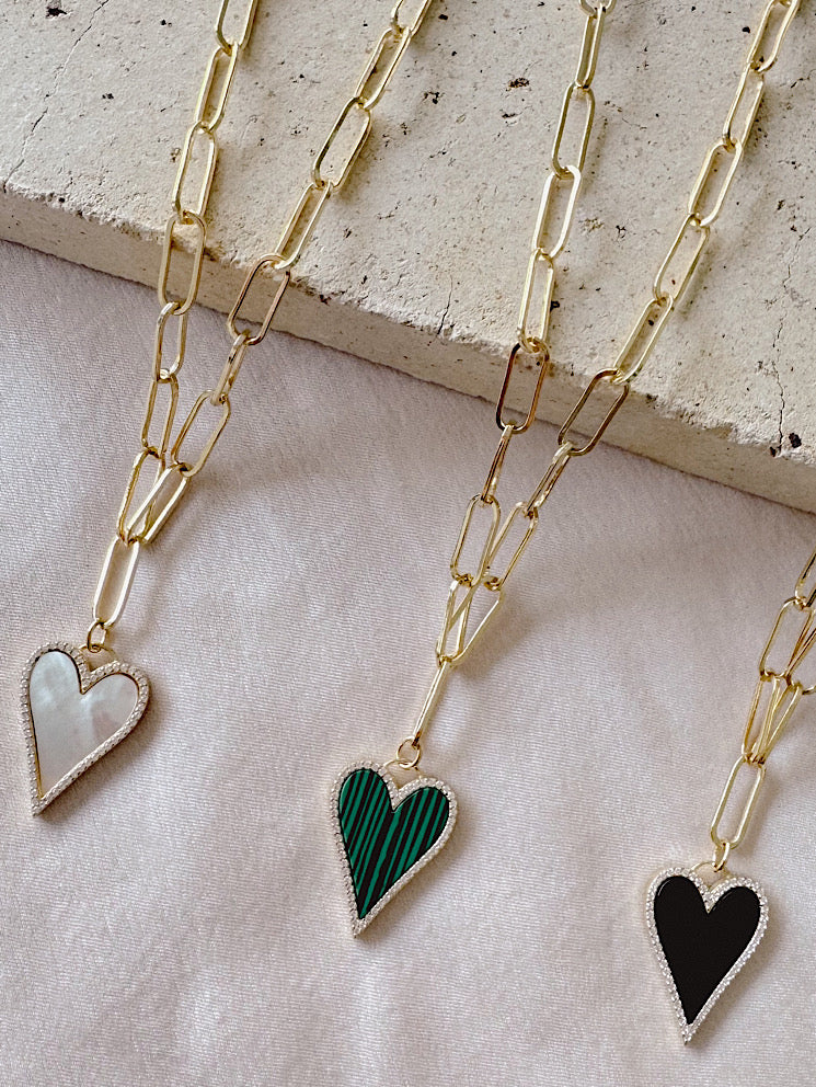 Collar paper clip con corazón