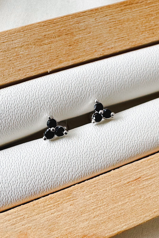 Aretes pegados triángulo con seguro de bebé