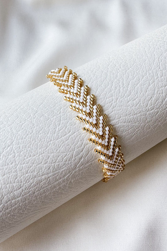 Pulsera tejida miyuki triángulos