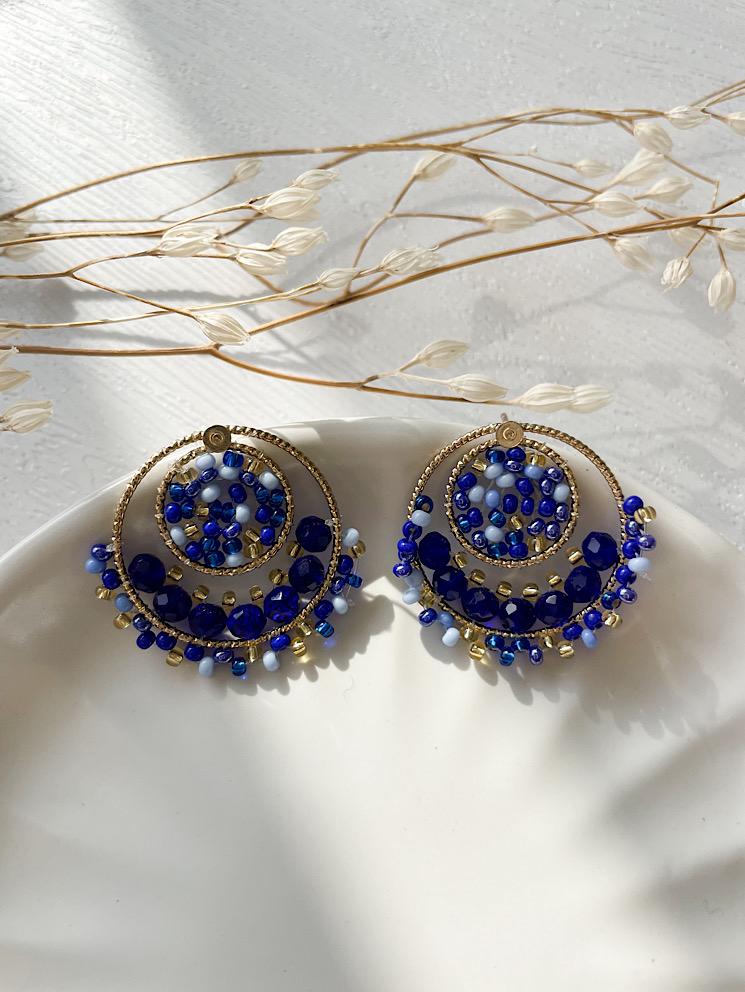 Aretes pegados círculo y argolla con muranos y mostacillas