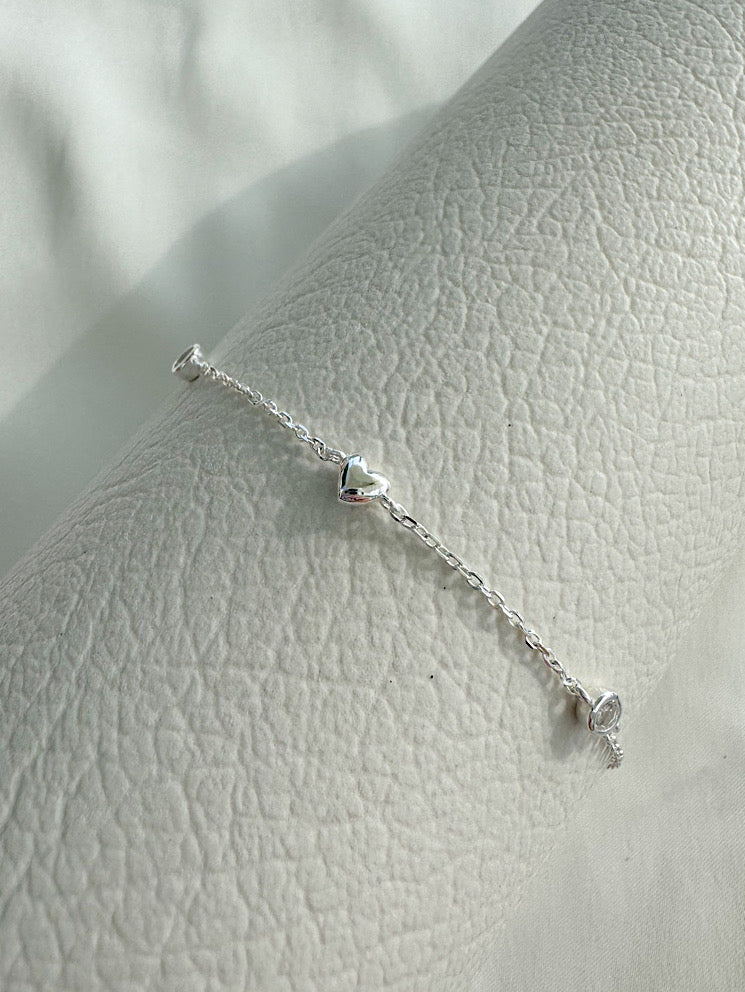 Pulsera cadena con corazones lisos y donitas con circones intercaladas