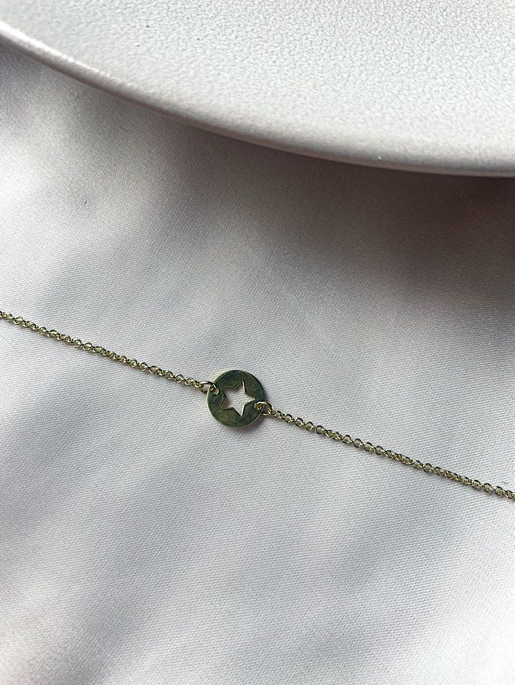 Pulsera cadena con dije plaquita y estrella calada