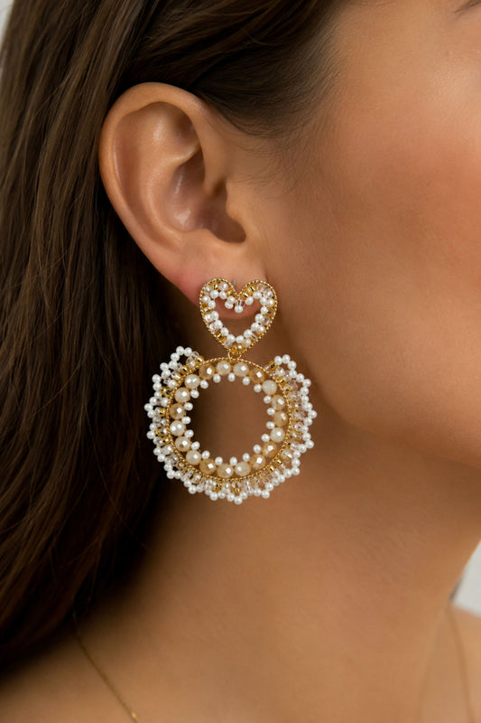 Aretes argolla con mostacillas y base de corazón