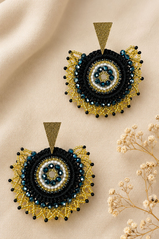 Aretes sol tejidos hilo con mostacillas base triangular