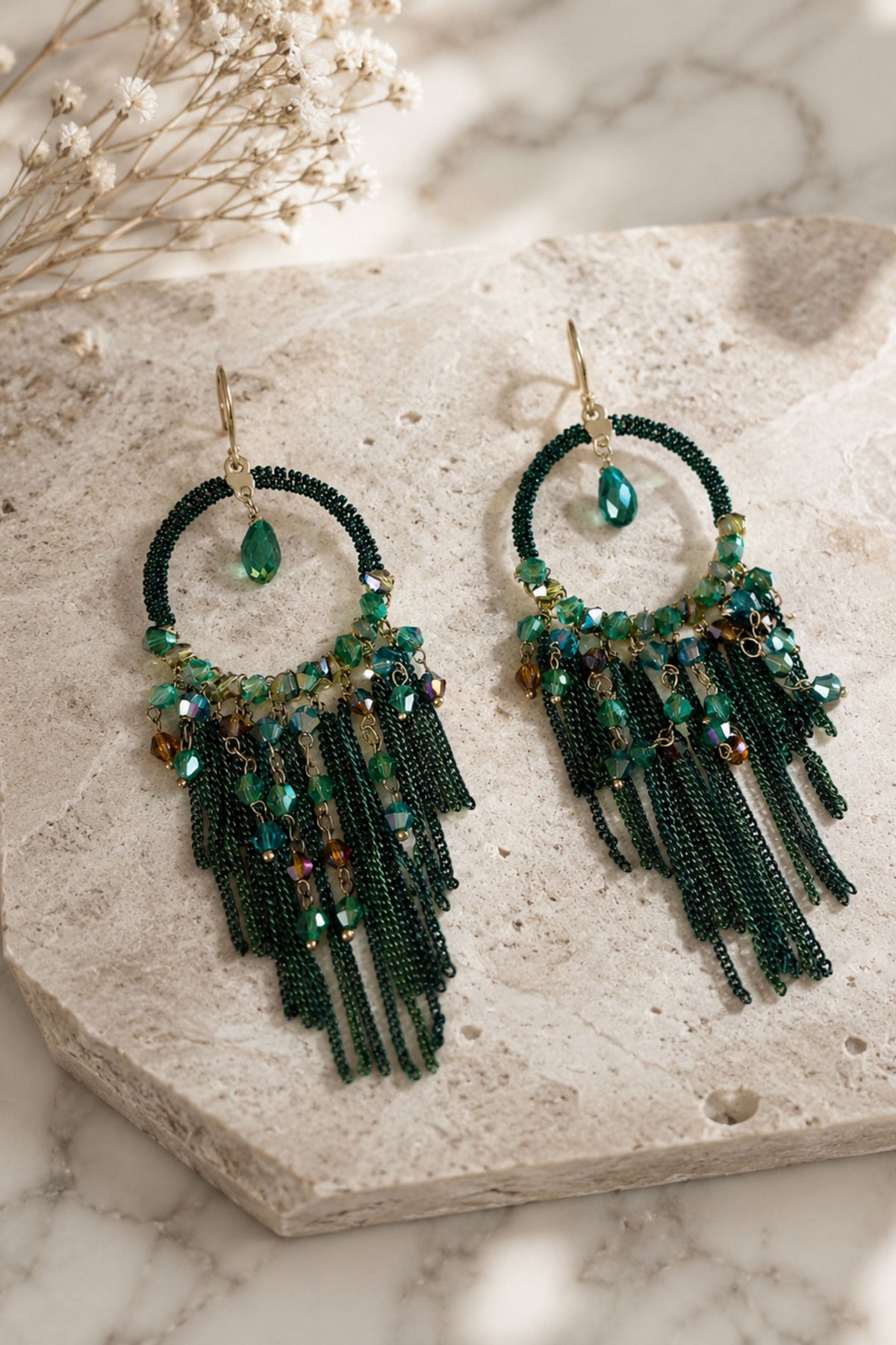 Aretes turcos argolla con cadenas colgando