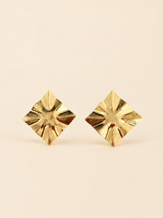 Aretes pegados rombo ondeado satinado