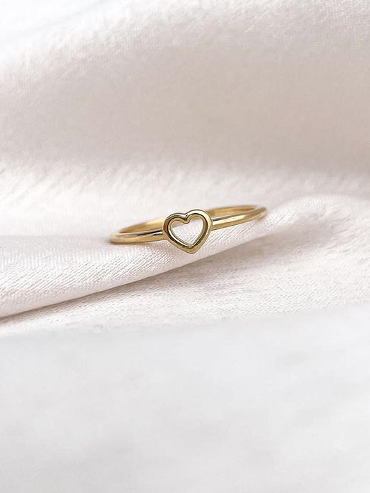 Anillo delgadito con 1 corazón calado chiquito