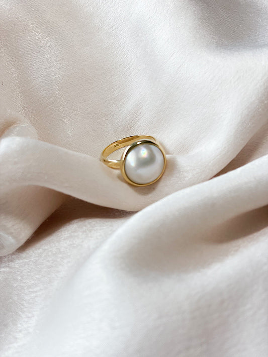 Anillo con perla madre grande