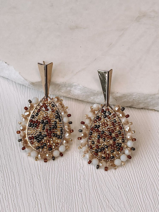 Aretes gota tejida con muranos y mostacillas