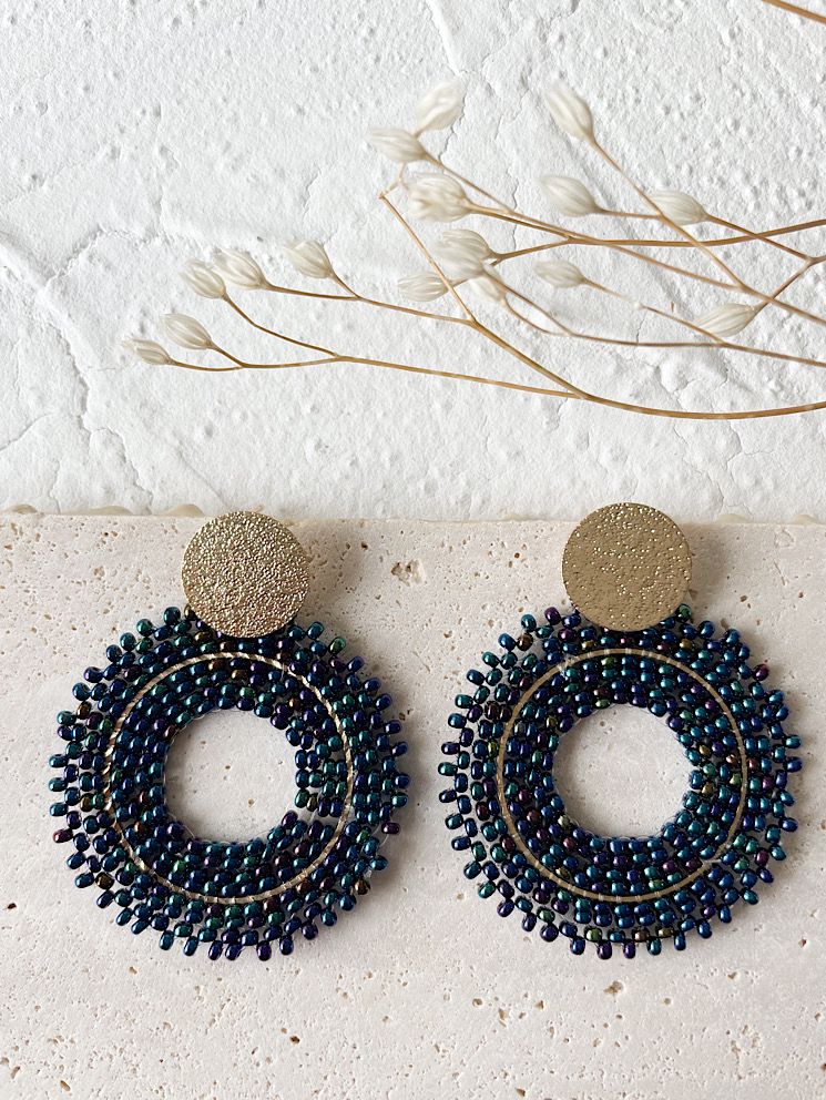 Aretes argolla con mostacillas